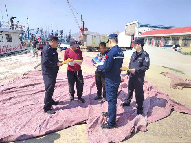 乳山口派出所联合涉海部门行动：筑牢沿海安全防线