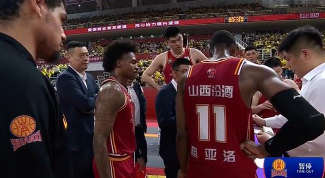 北京北汽靠三分球获赛点，山西队犯广东队般错误，北京北汽三分雨拿赛点，山西队重复广东队的败因