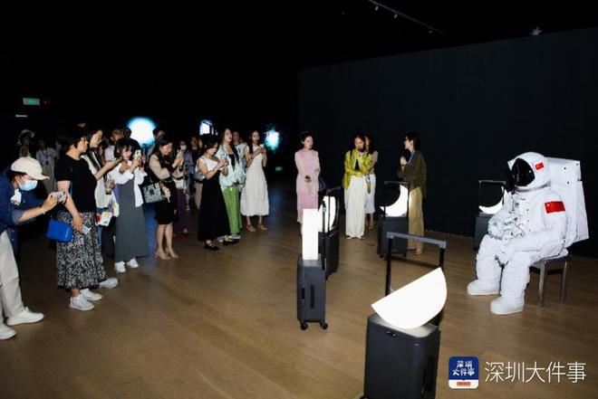 深圳艺术展：“月亮来信”带来超2000平方米的沉浸式艺术体验