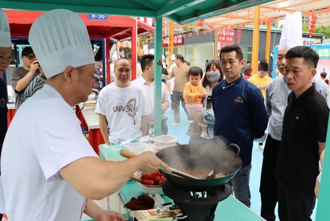 长乐区餐饮烹饪大赛：美食文化的精彩角逐 长乐乡宴盛会：美食大赛背后的乡村振兴力量